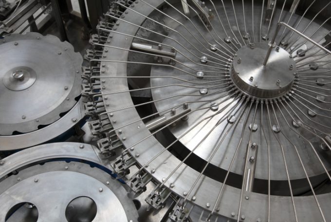 Fabrique de machines de remplissage de bouteilles d'eau pure pour animaux de compagnie 1